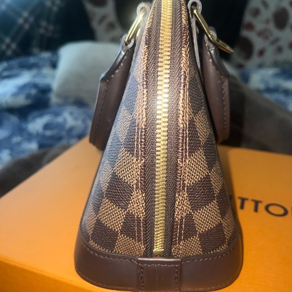 COPY - Alma bb bag only worn 3 times almost like new - Picture 2 of 10